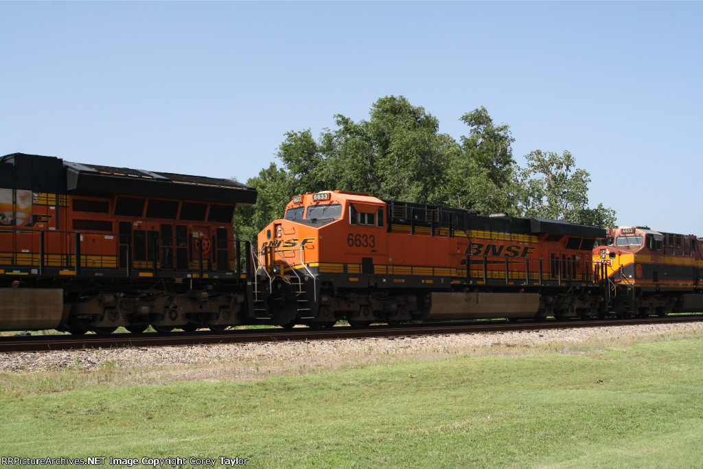 BNSF 6633